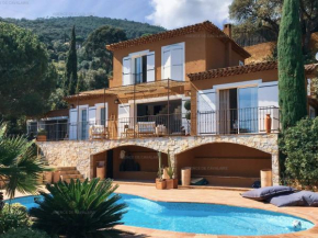 Villa avec piscine, jacuzzi et vue mer à Cavalaire - FR-1-100-265